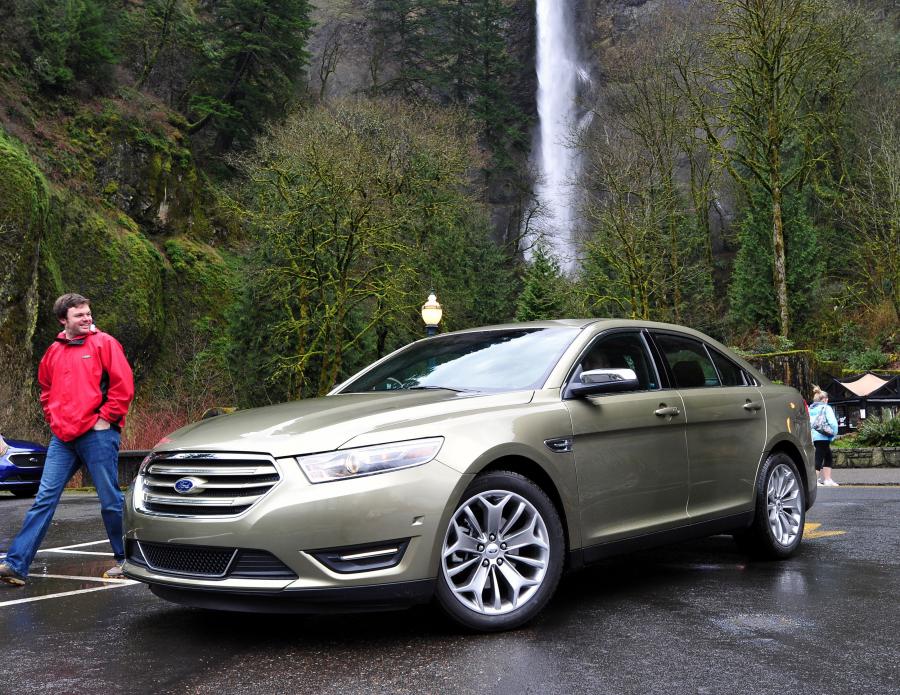  Ford Taurus 2012 года  (фото 36 из 39)